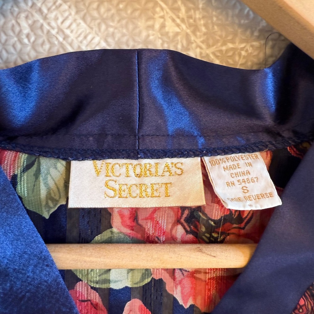 Vintage Victoria's Secret Gold Label Floral Paisley Pajama Top Small - Picture 4 of 6